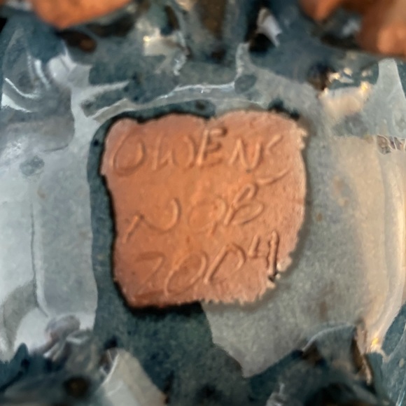 Signed Owens NC pottery piggy bank. Blue glaze - Picture 10 of 10